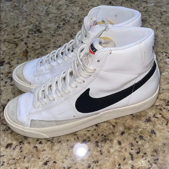 Nike Blazer Mid - Picture 2 of 12